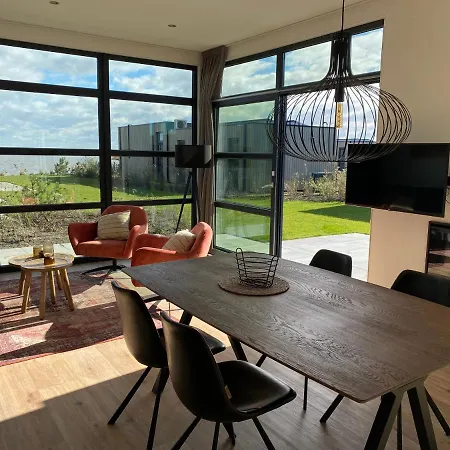 Enkhuizer Moewennest Zweite Reihe Haus Nr 261 *